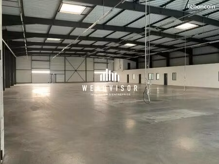 local d'activité 1 300 m²