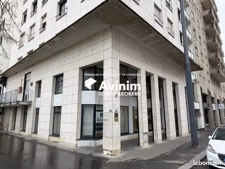 local commercial 221 m² montigny-le-bretonneux
