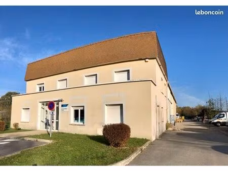 batiment 840m2 -> terrain de 3560m2