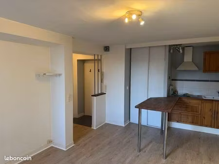 2 pièces quartier cathédrale