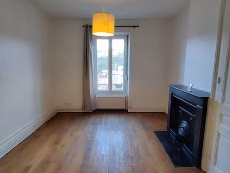 f1 bis - 40m² - oullins (bd emile-zola) – fraichement rénové