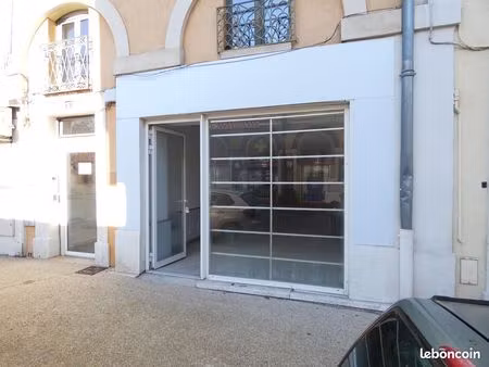 local commercial 52 m² alès