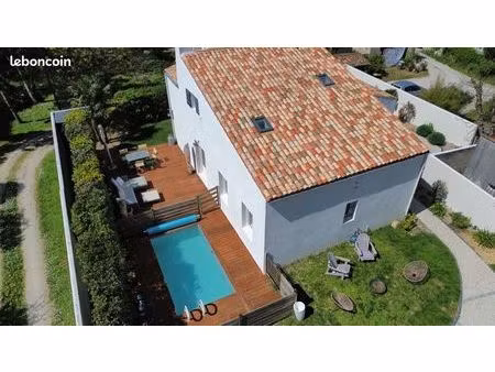 vends maison 125 m carrés à nieul sur mer jardin clos piscine