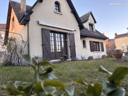 propriété 6 pièces 122 m²