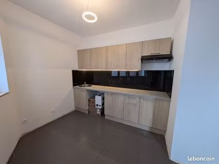 maison semi individuelle 55m²  2 chambres  entièrement rénovée récemment