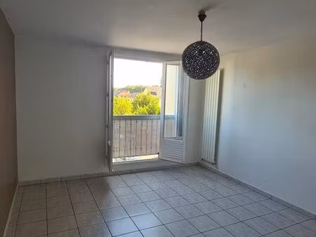 appartement 3 pièces f3 avec cave dans un cadre de vie agréable (box en plus si besoin)