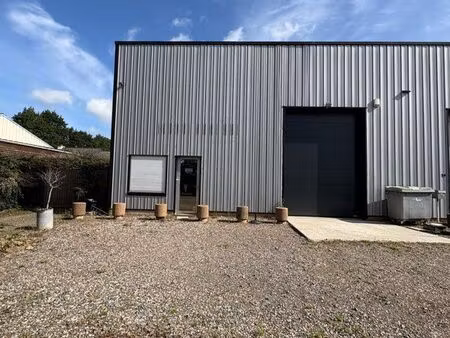 local/entrepot/stockage > betton