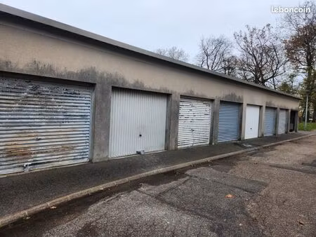 box fermé exterieur 15.5m² ablon-sur-seine