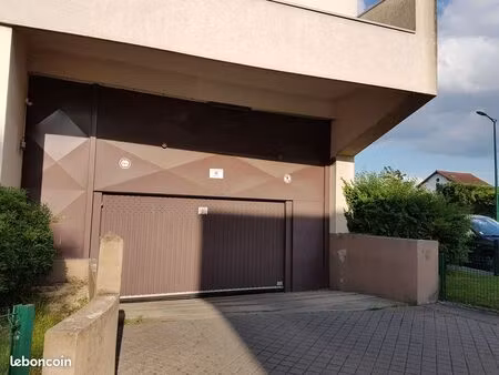 place de parking sécurisée à colombes