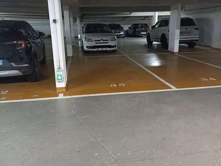 place de parking souterrain