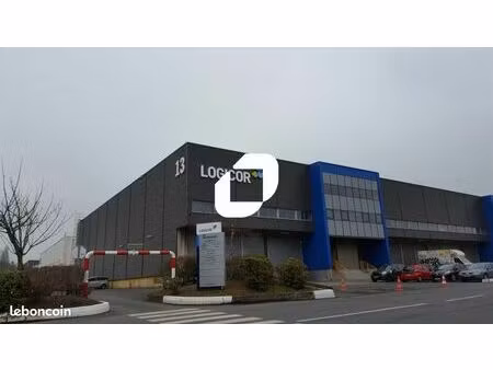 local d'activité 1 160 m²