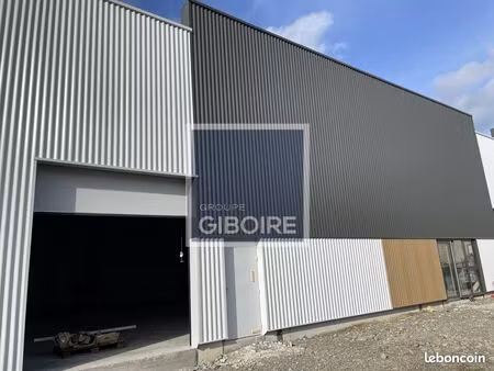 local d'activité 298 m²