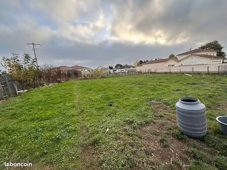 terrain 1 060 m² marclopt