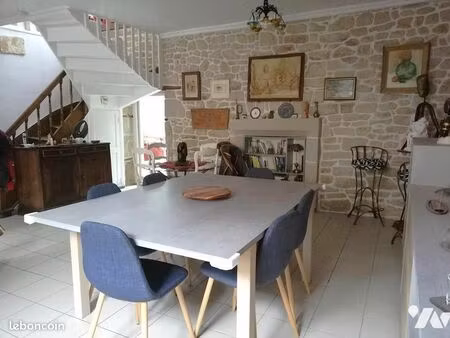 maison 9 pièces 202 m²