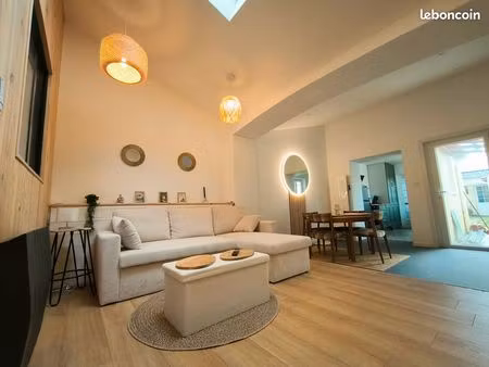 maison rénovée avec cour et dépendance – quartier de la chaume