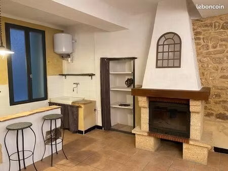 remoulins quartier historique studio 24m2