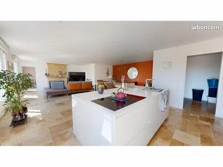 maison de 260m2 avec espace professionnel -