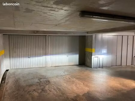 garage fermé 15 m² - lyon 7