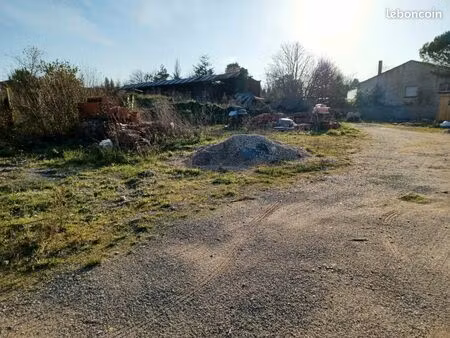 terrain constructible 4700 m2 commequiers 85