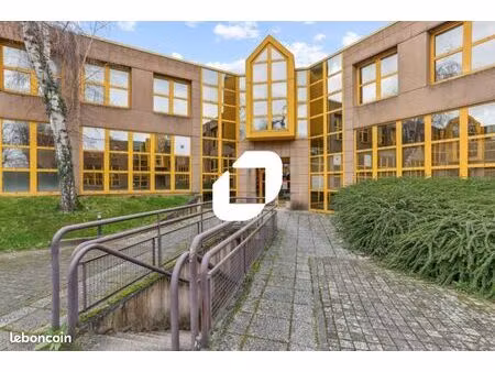 bureaux 147 m²
