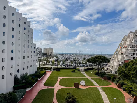 la grande motte 34280 - studio meublé - vue mer - stationnement