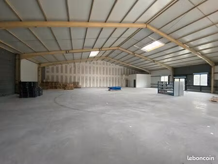 local 683 m² tonnay charente