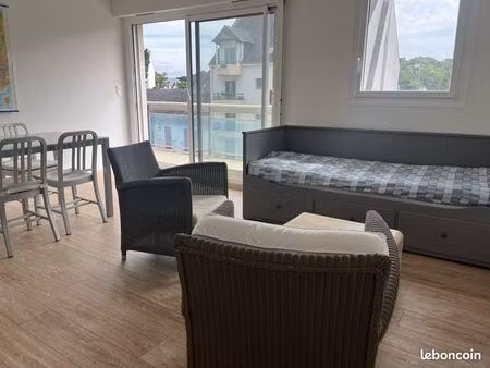 231 avenue de lattre de tassigny  200m du marché  balcon de 12m2  parking