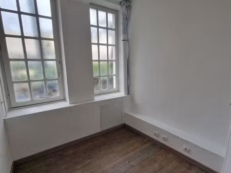 a louer local bureau / pièce de stockage