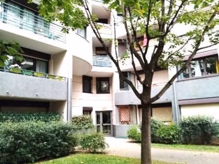 villeurbanne pressensé t3 62m2 balcon  garage