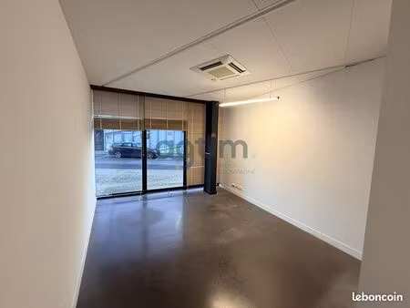 local 17 m² montaigu-vendée