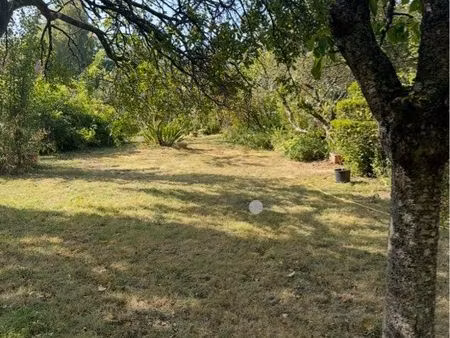 maison ancienne avec dépendances   très agréable sur 4000 m2