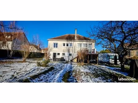 maison - 80 m² - 3 pieces + studio