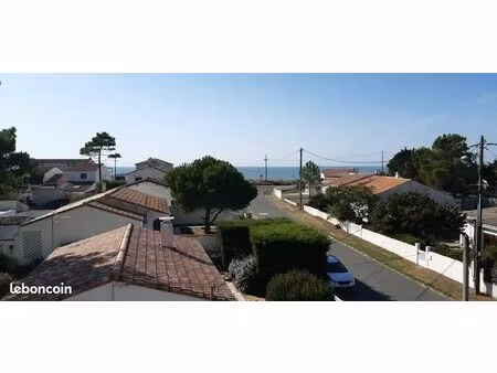 rare sur le secteur de la tranche sur mer à 90m de la plage