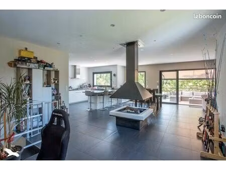 maison 5 pièces 157 m²