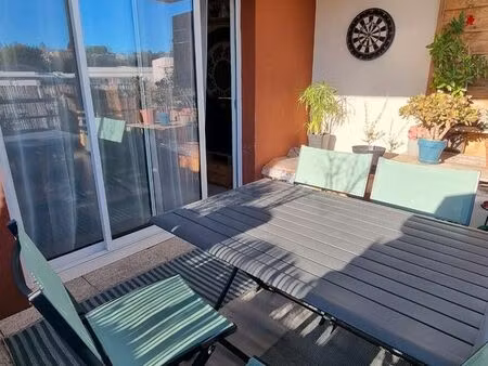 t3 de 61m2 avec terrasse et 2 stationnements