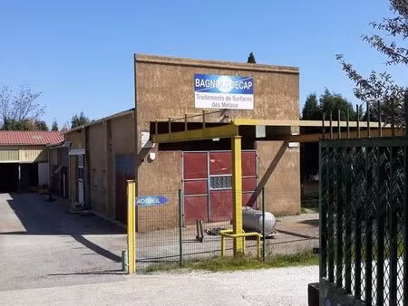 entreprise industrielle de traitement de surfaces (métaux)