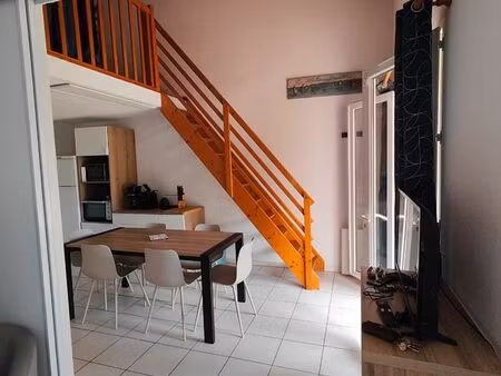 maison meublée t3 48m2 jardinet clos et terrasse couverte