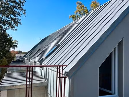 superbe t3 duplex traversant + terrasses carquefou le housseau