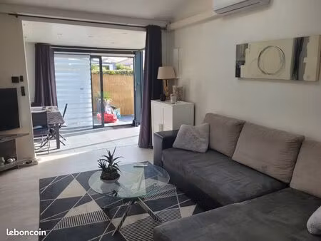 maison dans résidence