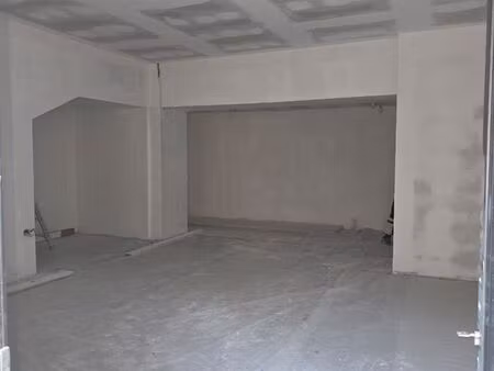 local commercial centre-ville remoulins