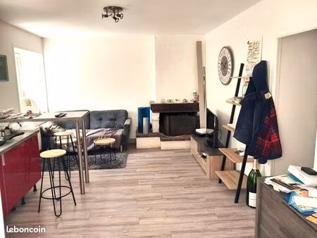 appartement t2 à louer à l'année à la noue ste marie de ré