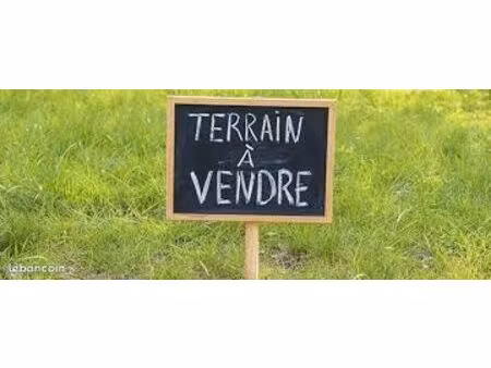 terrain 600 m² liettres