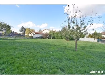 terrain 563 m² saint laurent de mure