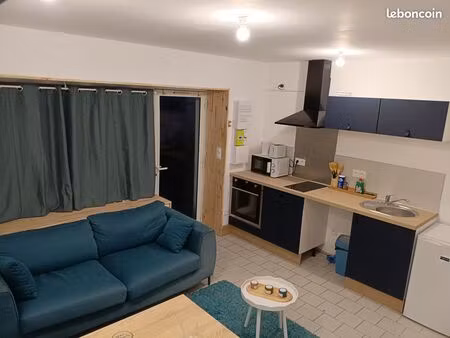 studio 28 m² meublé – entièrement rénové – villeneuve-la-comtesse