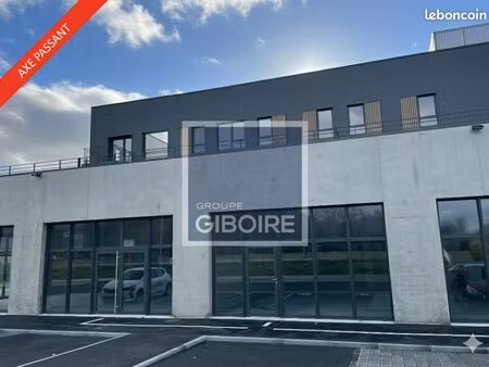 local commercial 301 m²