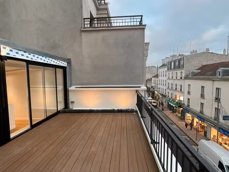 duplex avec terrasse proche gare 75m² ( climatisé)
