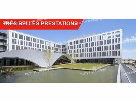bureaux 582 m²