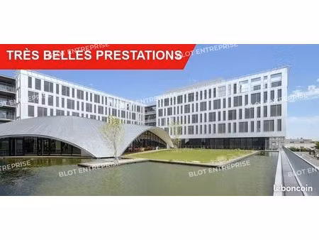 bureaux 721 m²