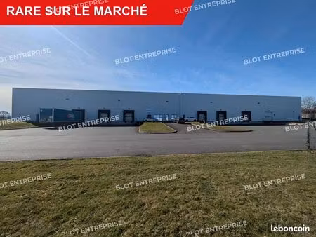 local logistique 3 000 m²