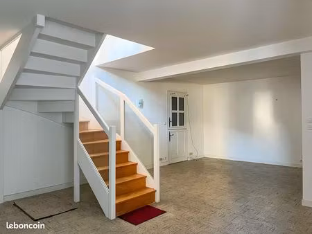 local commercial 77 m² hédé bazouges